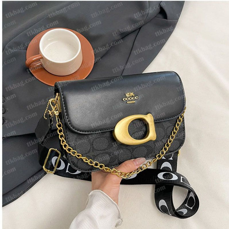Wholesale Ladies Fashion Bag Shoulder Bag Underarm Bag Designer Simple Bag Mini Handbag Underarm Bag Classic Peplum Purse Wallet Alphabet Bag