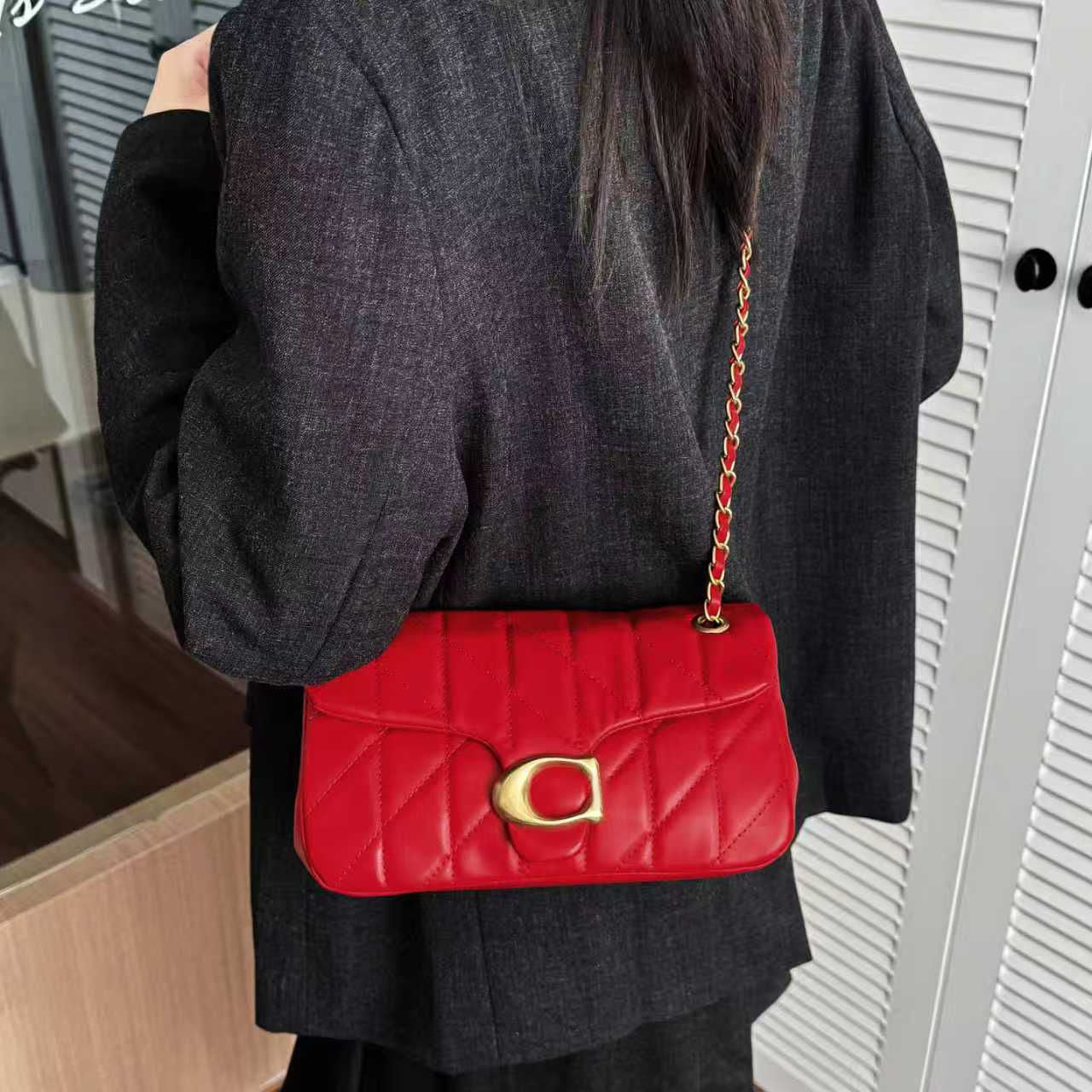 Wholesale Ladies Fashion Bag Shoulder Bag Underarm Bag Designer Simple Bag Mini Handbag Underarm Bag Classic Peplum Purse Wallet Alphabet Bag