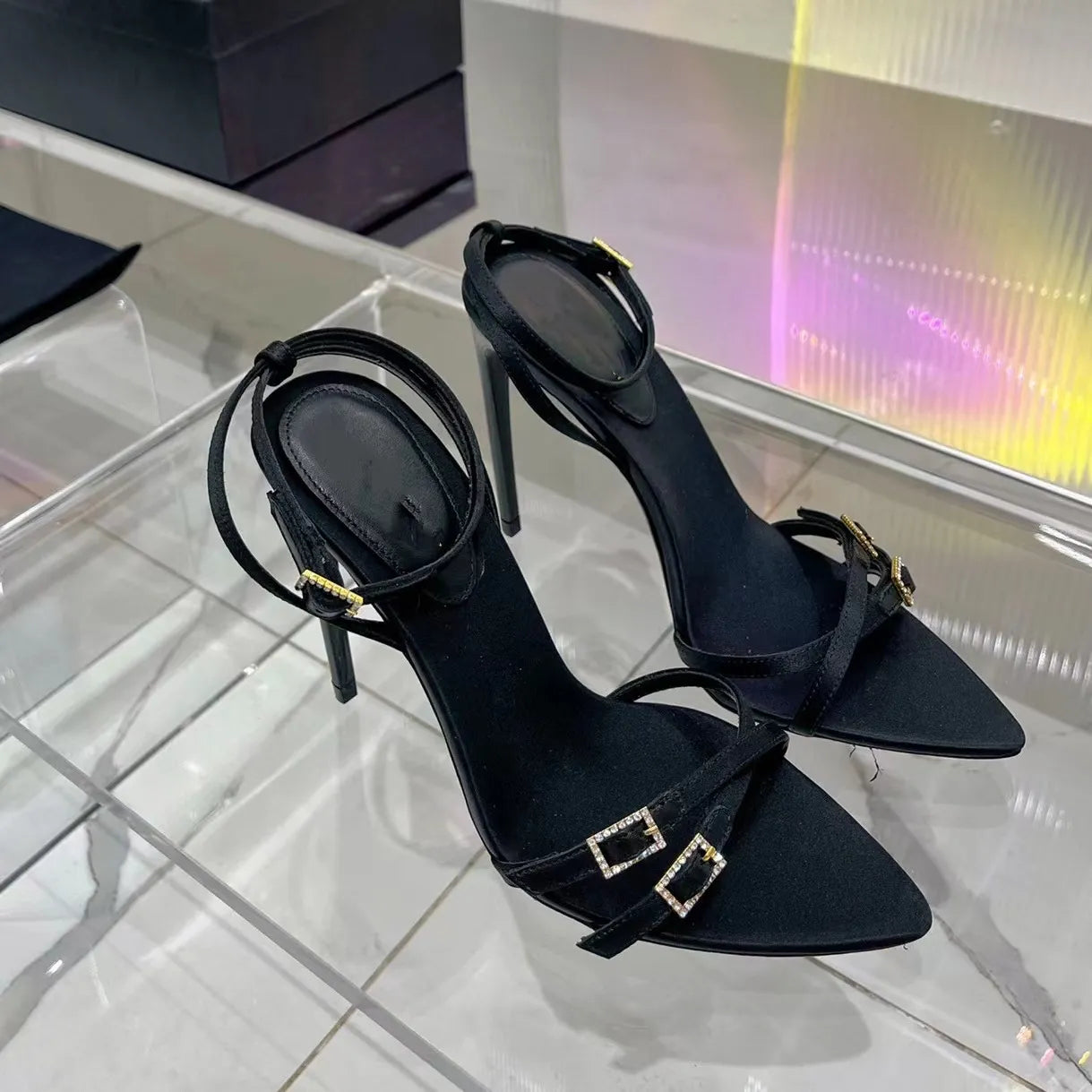 New Sandals Black Leather Sandals Rhinestone-Encrusted Strap Spool Heels Sky-High Heel for 10Cm Women Summer Luxury Designers Shoes Party Heeled Factory Size35-42