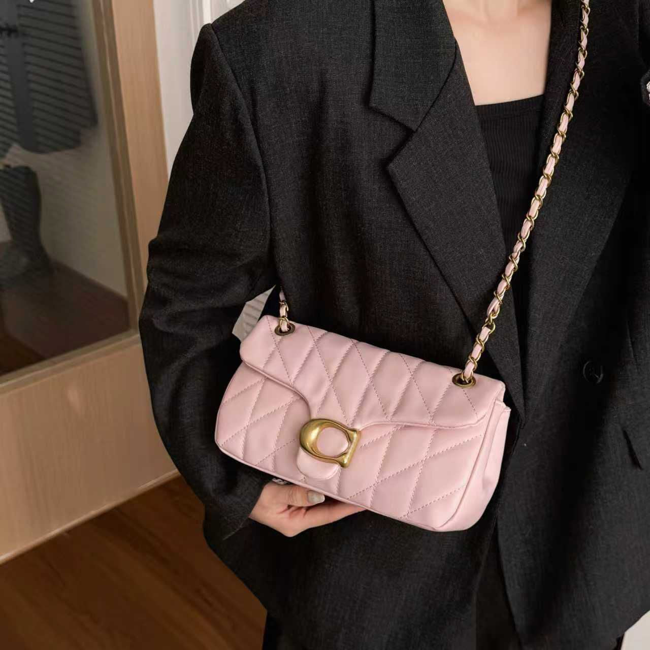 Wholesale Ladies Fashion Bag Shoulder Bag Underarm Bag Designer Simple Bag Mini Handbag Underarm Bag Classic Peplum Purse Wallet Alphabet Bag