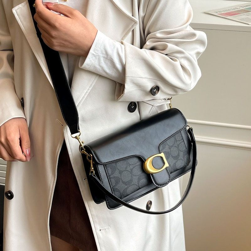 Wholesale Ladies Fashion Bag Shoulder Bag Underarm Bag Designer Simple Bag Mini Handbag Underarm Bag Classic Peplum Purse Wallet Alphabet Bag