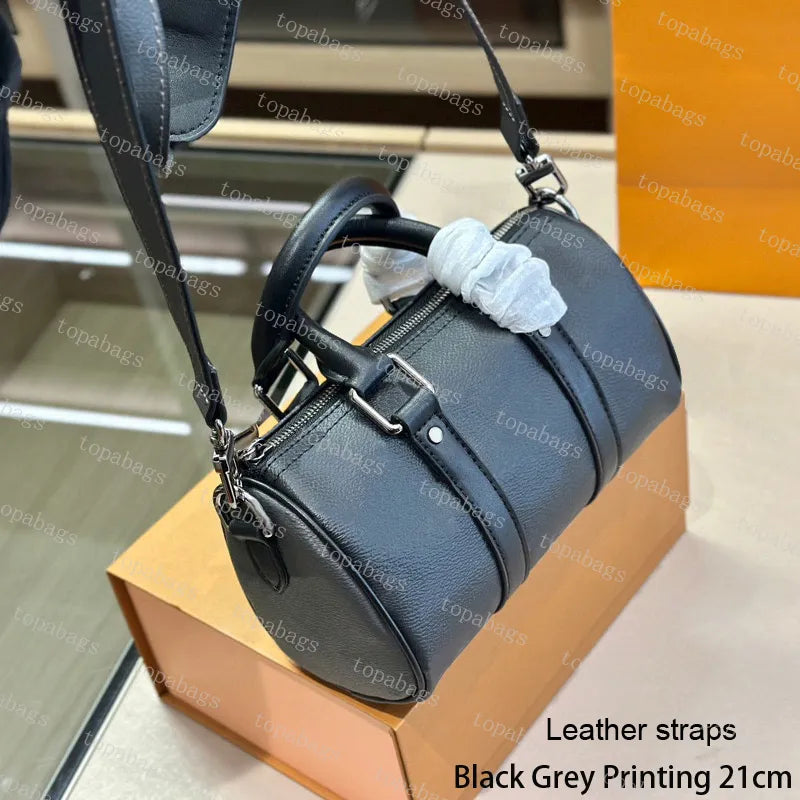 Womens Designer Pillow Bags Men Outdoor Crossbody Packs Fashion Cross Body Handbags Lady Classic Shoulder Bags