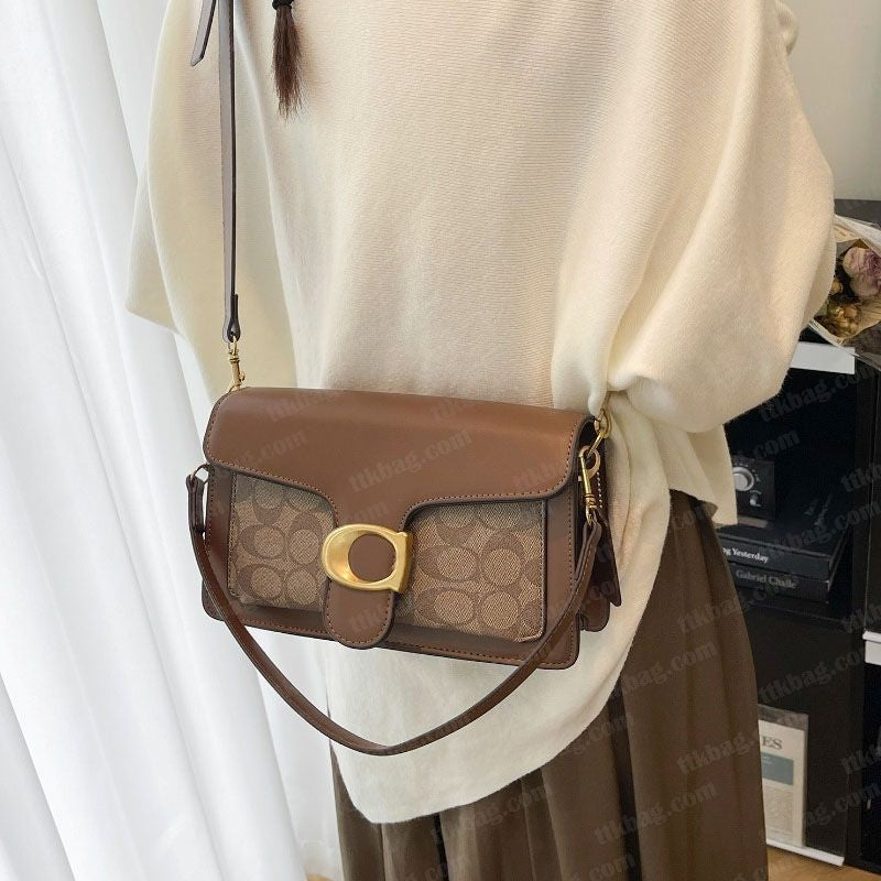 Wholesale Ladies Fashion Bag Shoulder Bag Underarm Bag Designer Simple Bag Mini Handbag Underarm Bag Classic Peplum Purse Wallet Alphabet Bag
