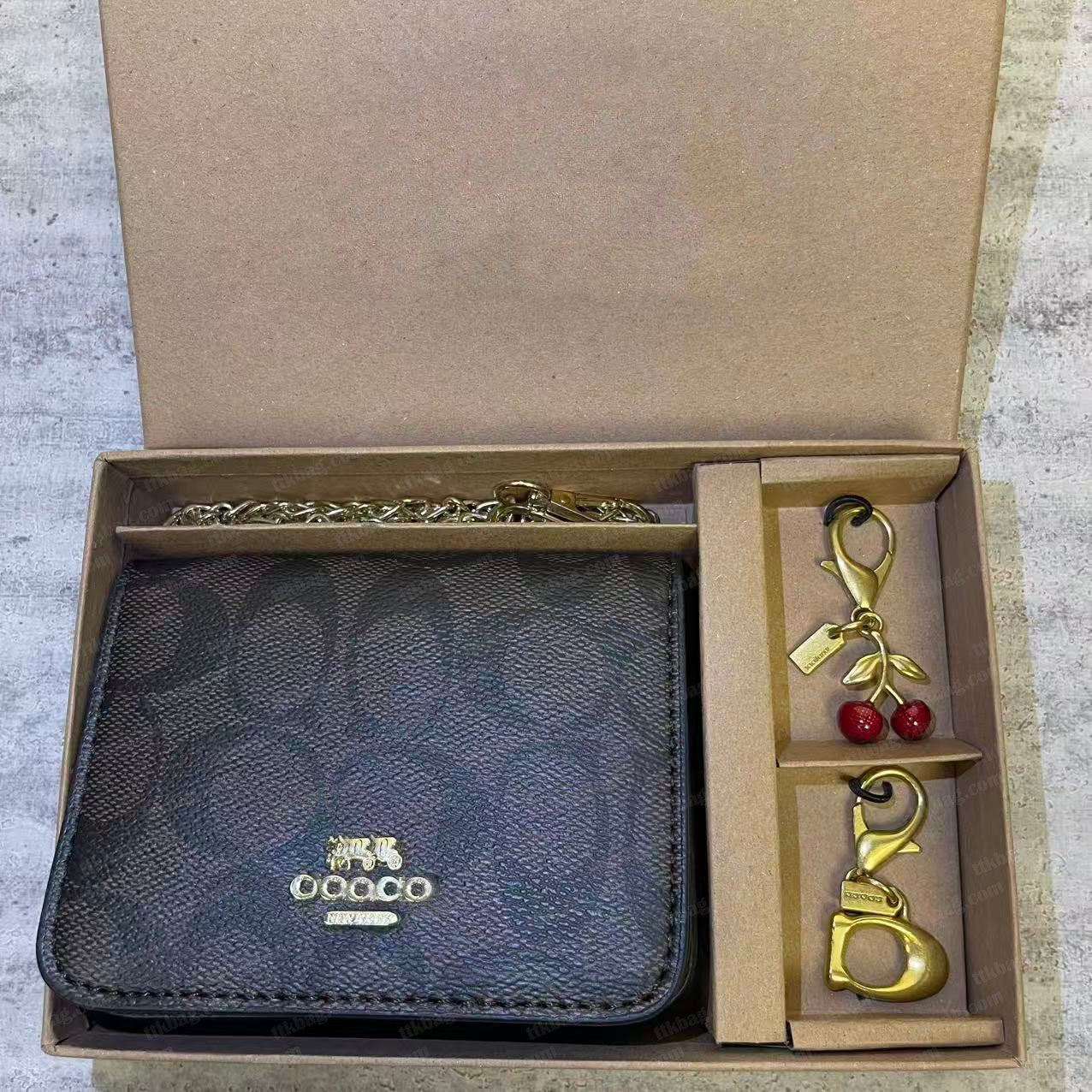 Wholesale Ladies Fashion Bag Shoulder Bag Underarm Bag Designer Simple Bag Mini Handbag Underarm Bag Classic Peplum Purse Wallet Alphabet Bag