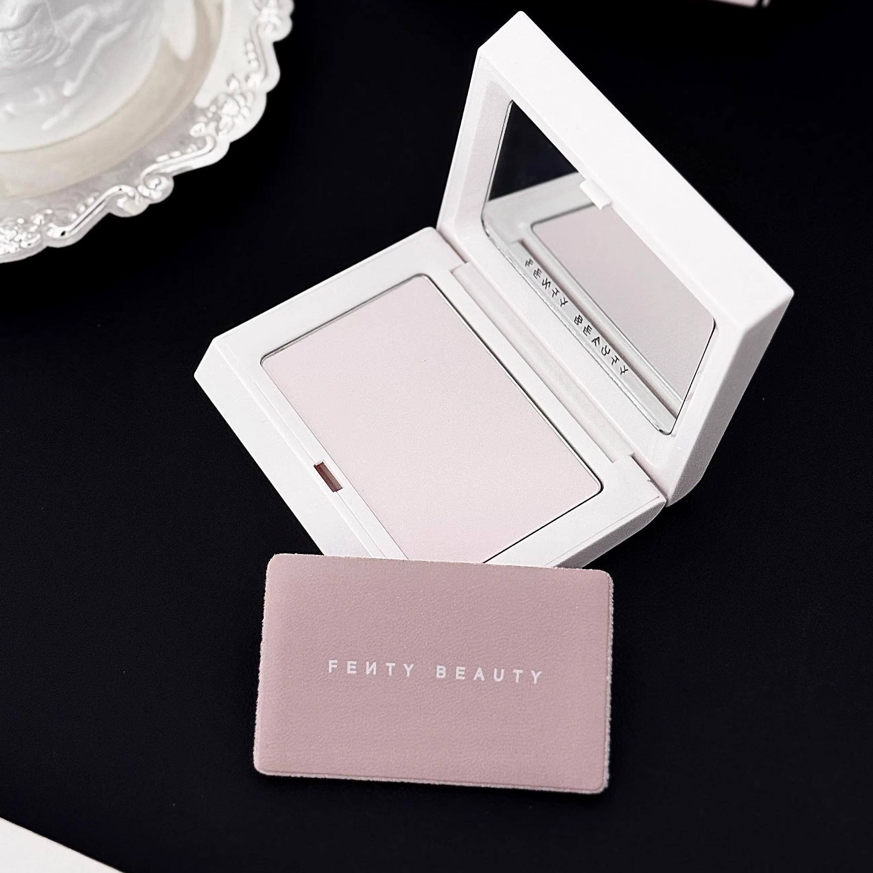 Flawless Ultra-Fine Soft Focus Retouch Setting Powder | Loose Powder Oil-Control Matte Longwear No Flashback
