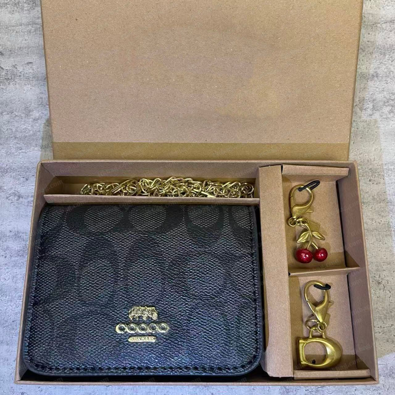 Wholesale Ladies Fashion Bag Shoulder Bag Underarm Bag Designer Simple Bag Mini Handbag Underarm Bag Classic Peplum Purse Wallet Alphabet Bag