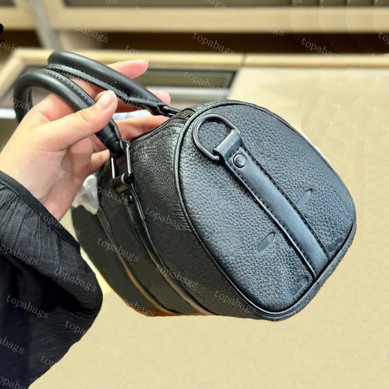 Womens Designer Pillow Bags Men Outdoor Crossbody Packs Fashion Cross Body Handbags Lady Classic Shoulder Bags