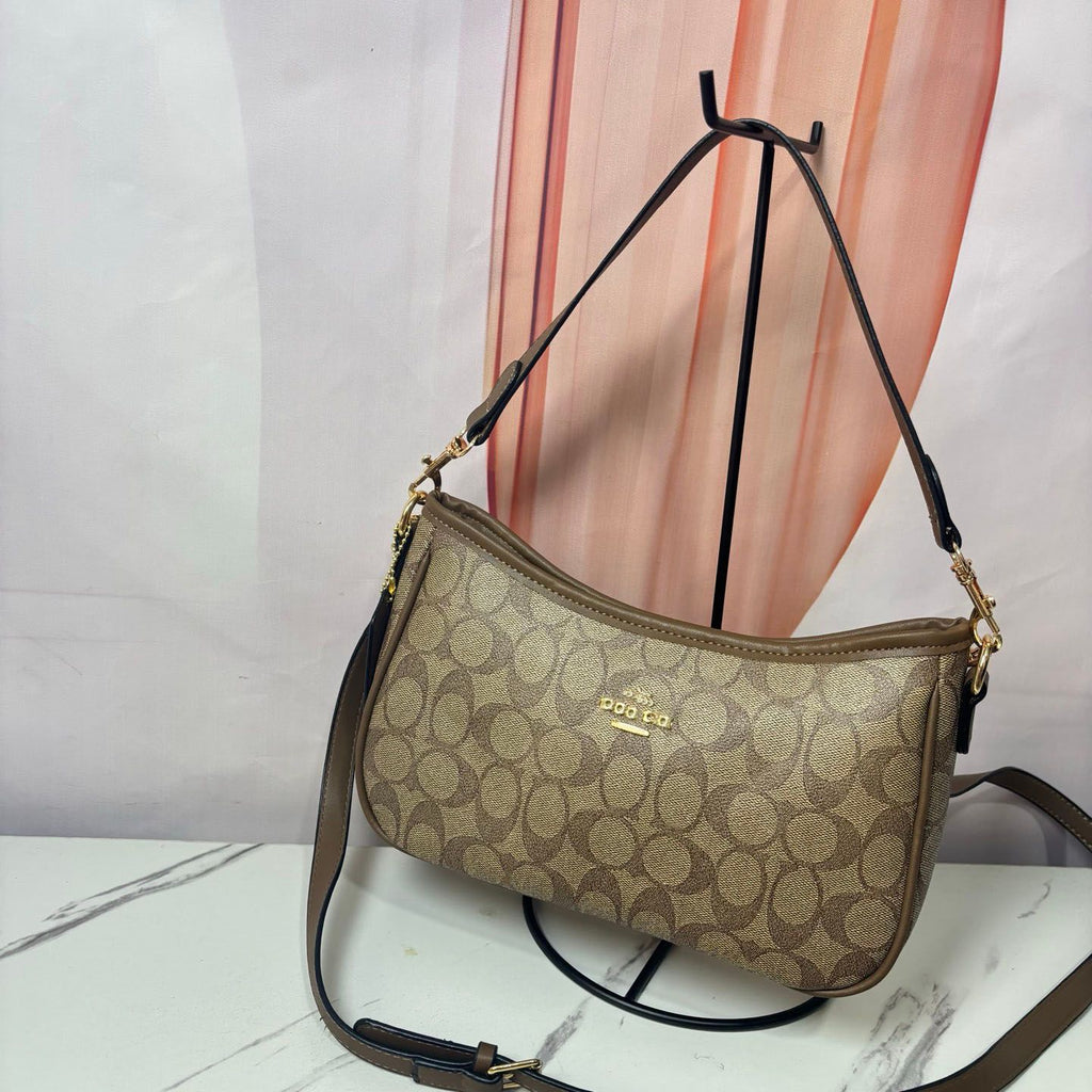 Wholesale Ladies Fashion Bag Shoulder Bag Underarm Bag Designer Simple Bag Mini Handbag Underarm Bag Classic Peplum Purse Wallet Alphabet Bag